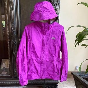 The NorthFace Raincoat Fuchsia/Magenta Size Small